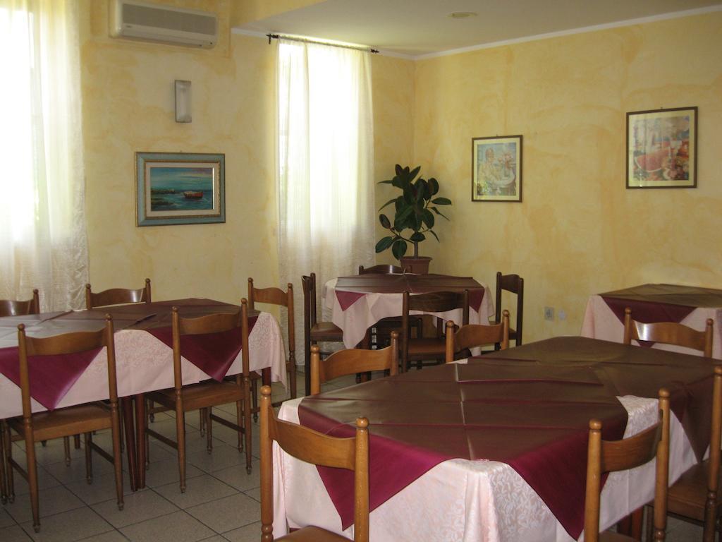 Hotel Eleonora Rimini Eksteriør bilde