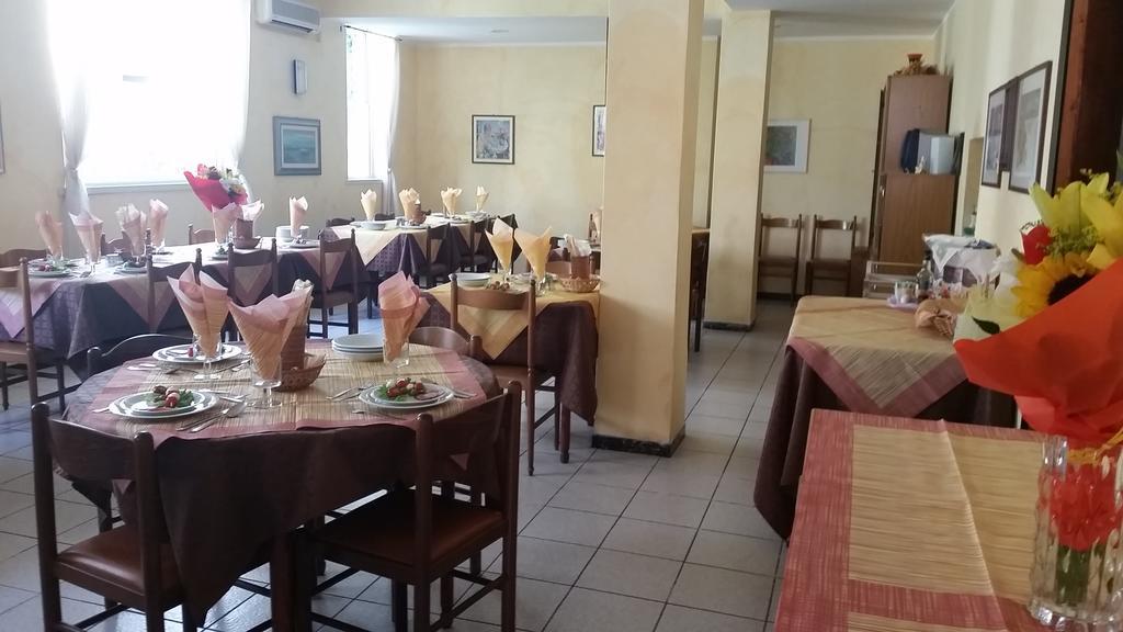 Hotel Eleonora Rimini Eksteriør bilde