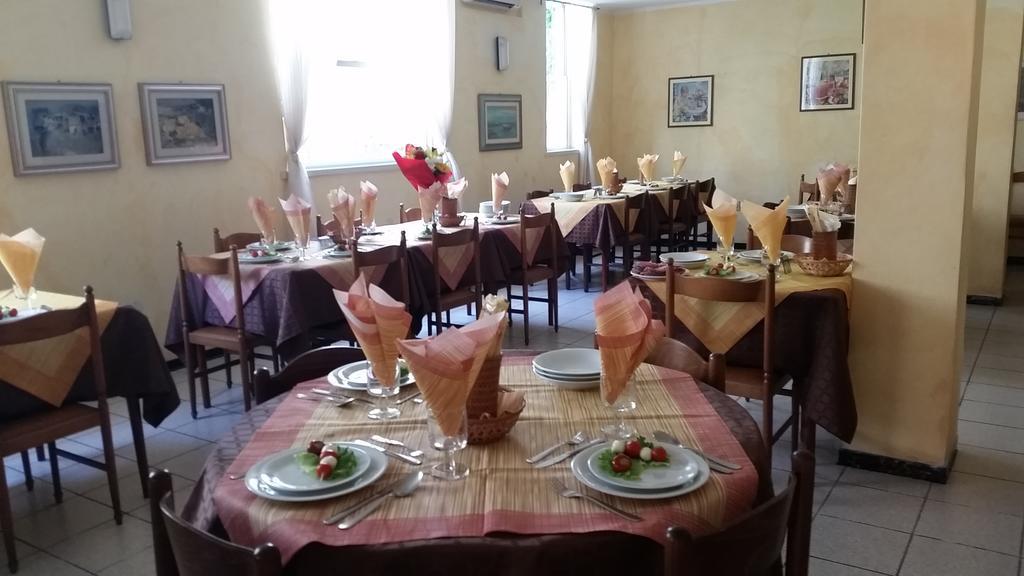 Hotel Eleonora Rimini Eksteriør bilde